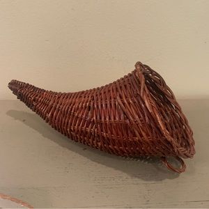 VTG Hanging Wicker Cornucopia Basket